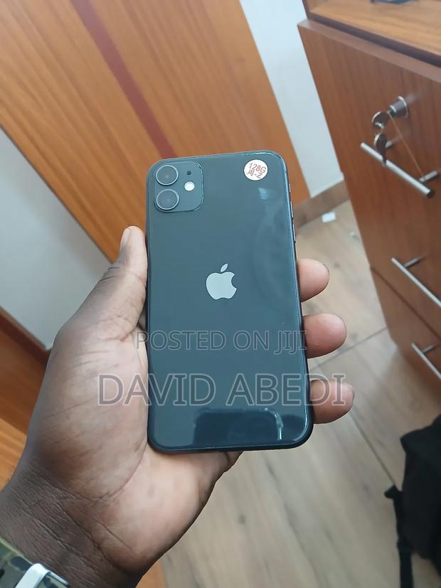 Apple iPhone 11 128 GB Black photo 2