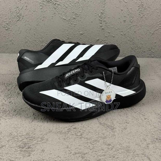 Adidas Adizero Evo Black and White · Photo 4