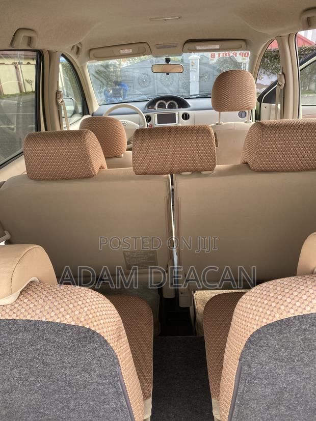 Toyota Sienta 1.5 AWD 2012 Green