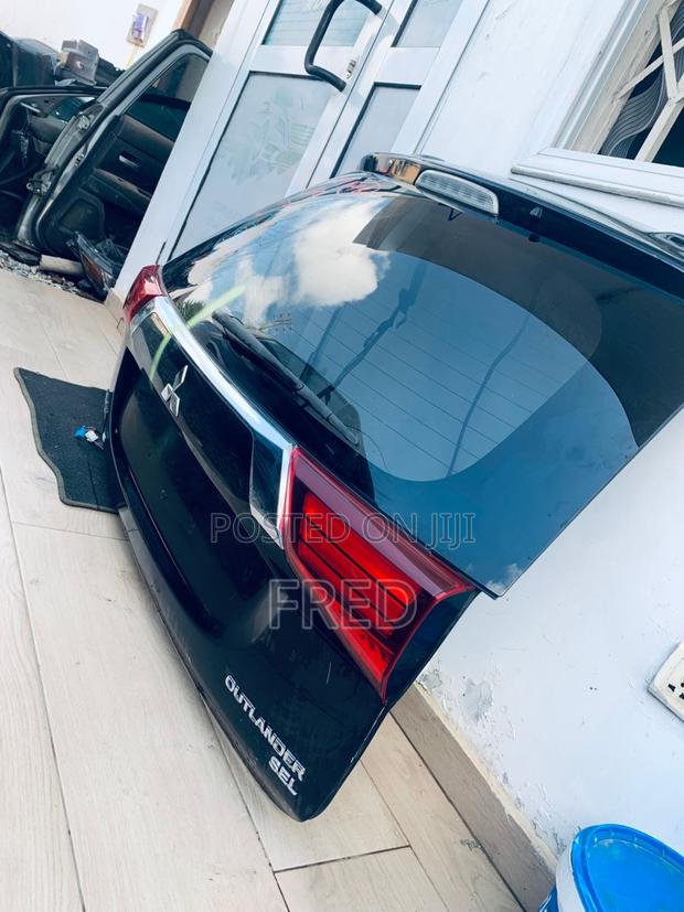 2016 to 2020 Mitsubishi Outlander Booth