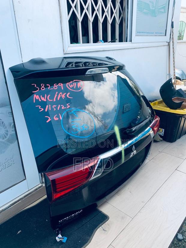 2016 to 2020 Mitsubishi Outlander Booth