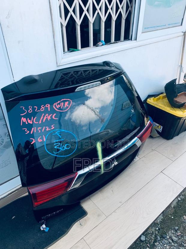 2016 to 2020 Mitsubishi Outlander Booth