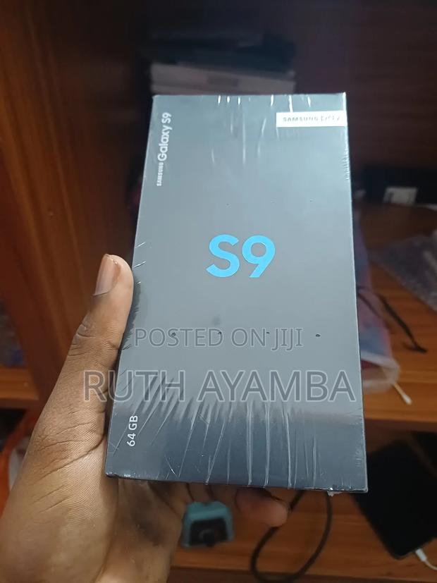 New Samsung Galaxy S9 64 GB Black photo 2