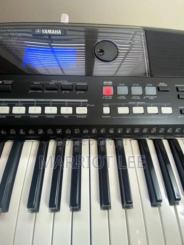 PSR 433_ 61 Keys Electronic Keyboard_ Piano · Photo 3