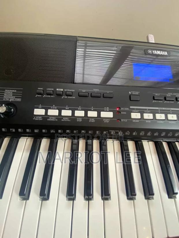 PSR 433_ 61 Keys Electronic Keyboard_ Piano · Photo 4