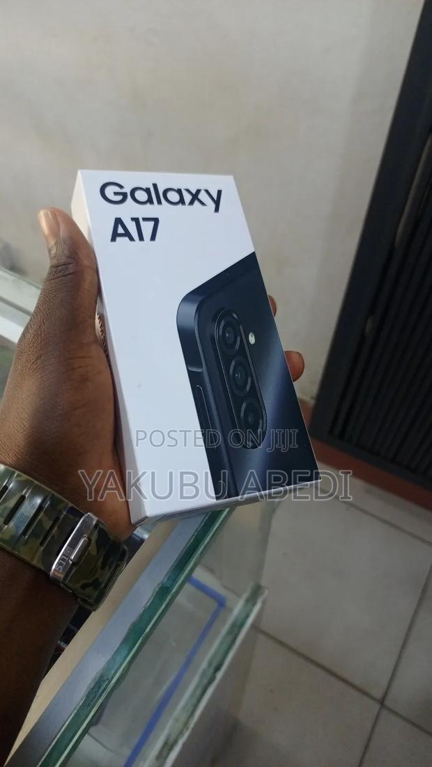 New Samsung Galaxy A17 128 GB Black · Photo 3