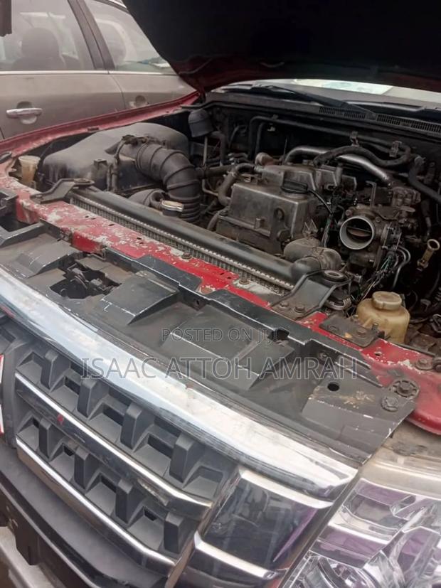 Mitsubishi Pajero 3.0 2011 Red photo 4