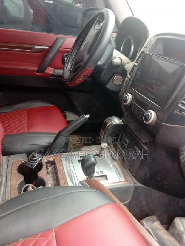 Mitsubishi Pajero 3.0 2011 Red photo 5