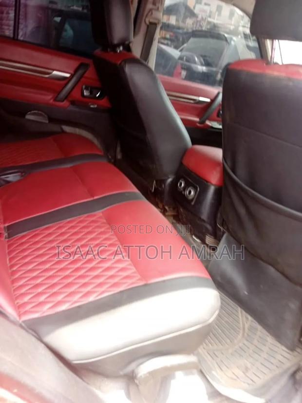 Mitsubishi Pajero 3.0 2011 Red photo 12