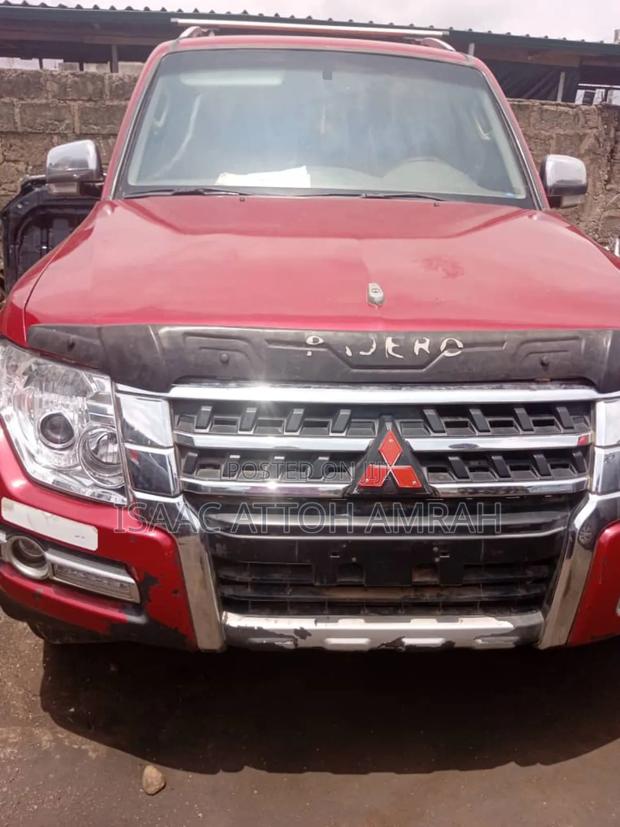 Mitsubishi Pajero 3.0 2011 Red photo 2
