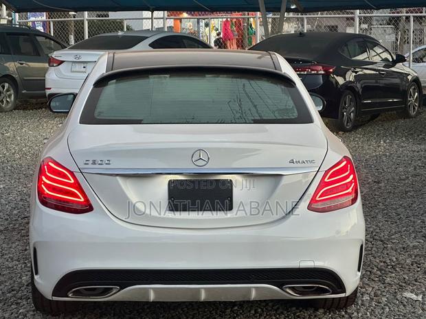 Mercedes-Benz C300 2016 White photo 4