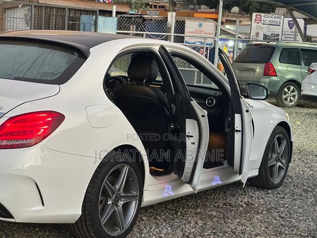 Mercedes-Benz C300 2016 White photo 7