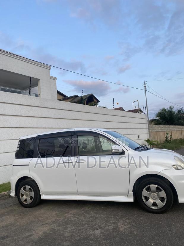 Toyota Sienta 2013 White