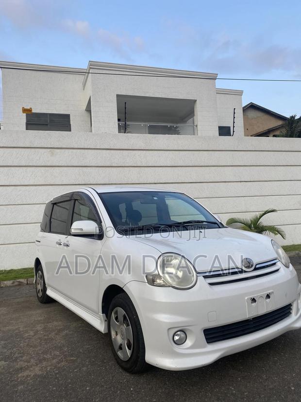 Toyota Sienta 2013 White