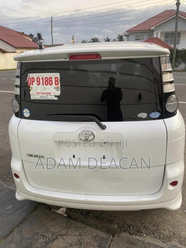 Toyota Sienta 2013 White