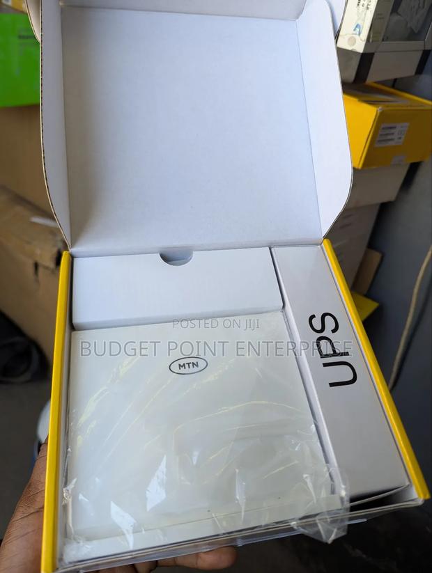 MTN Universal Broadband Wifi 4g Router + Backup Power Bank - White photo 2