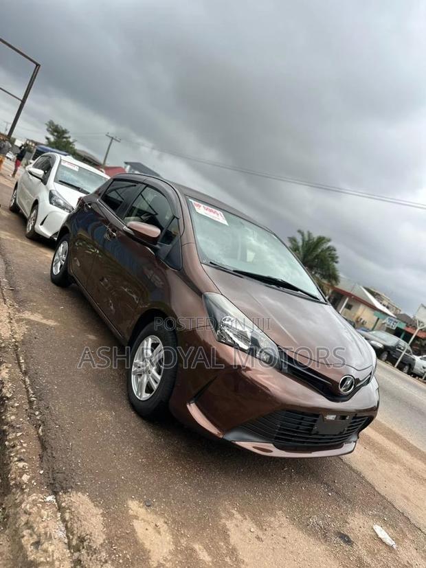 Toyota Vitz 1.5 FWD 3dr 2015 Brown