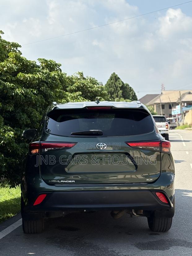 Toyota Highlander XLE AWD 2023 Green