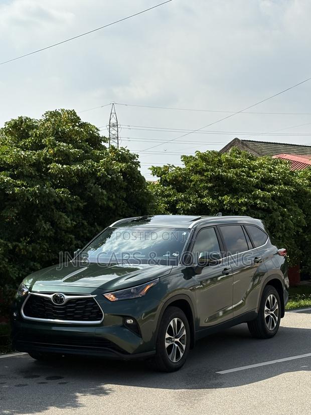 Toyota Highlander XLE AWD 2023 Green
