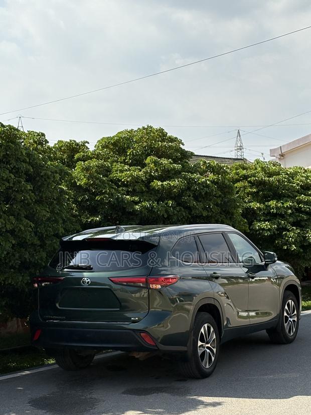 Toyota Highlander XLE AWD 2023 Green