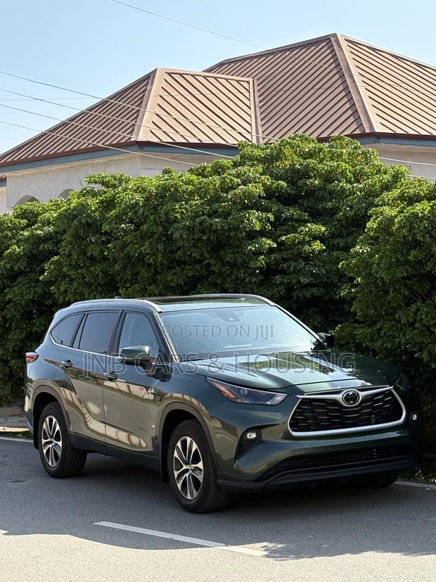 Toyota Highlander XLE AWD 2023 Green