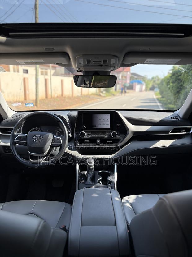 Toyota Highlander XLE AWD 2023 Green