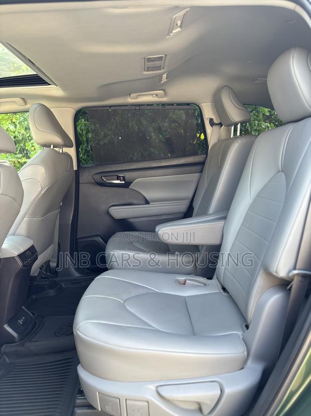 Toyota Highlander XLE AWD 2023 Green