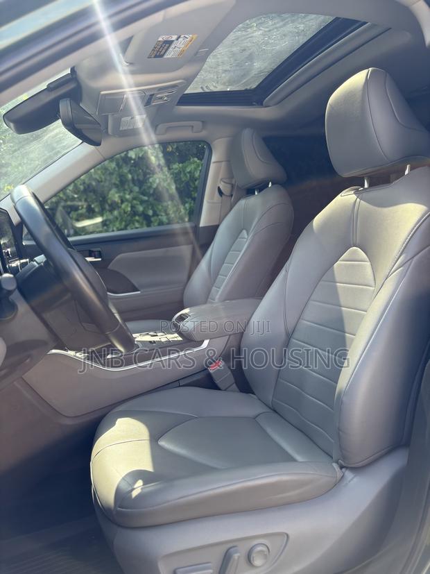 Toyota Highlander XLE AWD 2023 Green