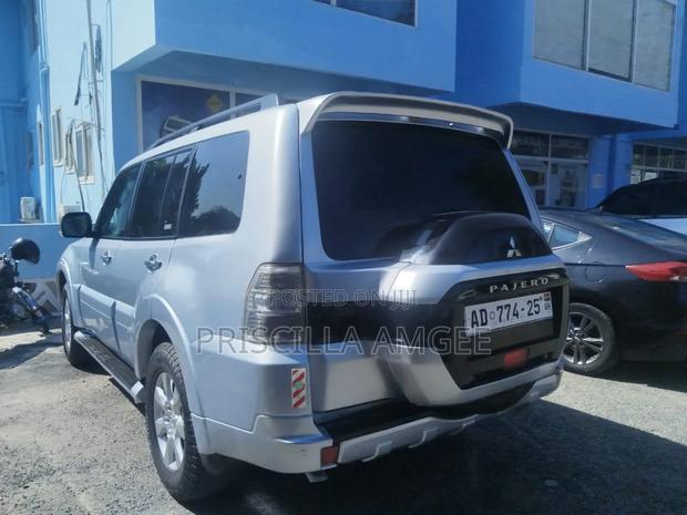 Mitsubishi Pajero 2015 Silver