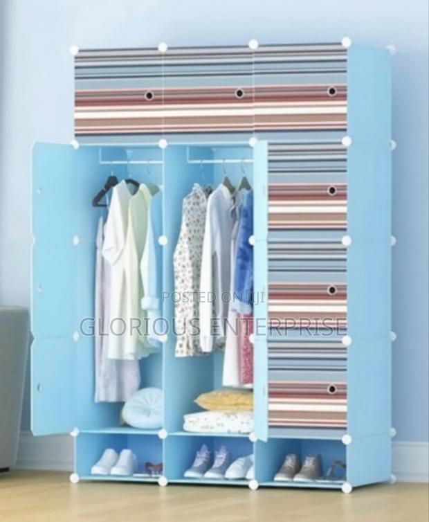 16 Cubes Plastic Wardrobe · Photo 2