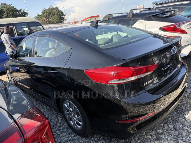 Hyundai Elantra 2017 Black