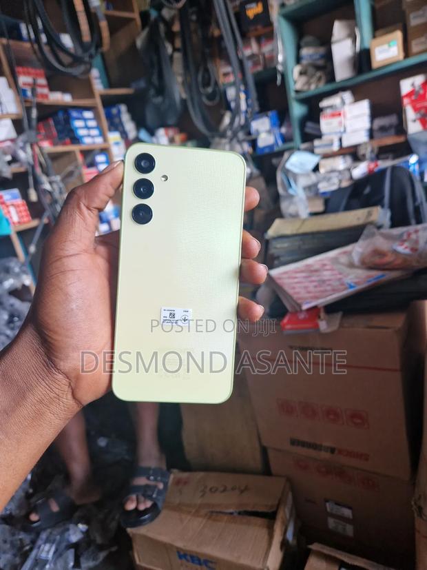 Samsung Galaxy A25 256 GB Yellow · Photo 4