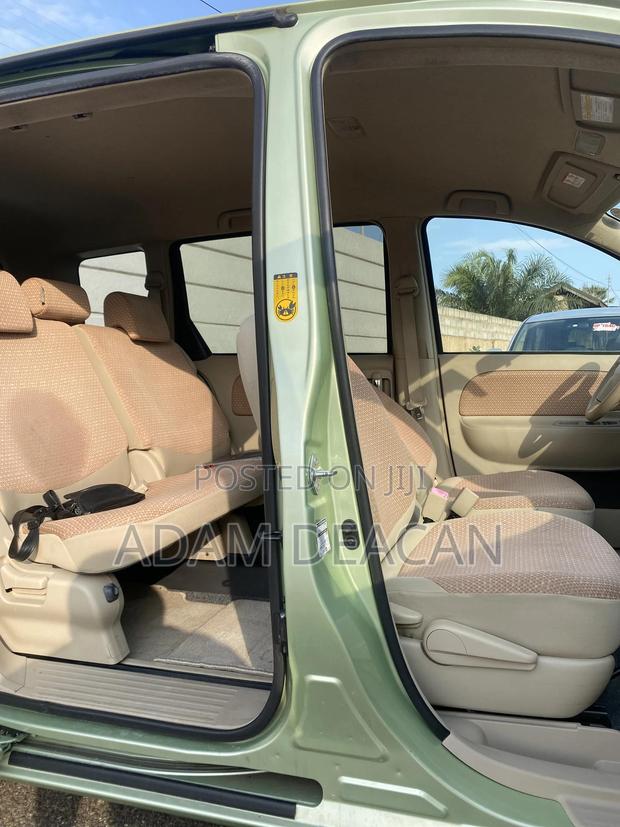 Toyota Sienta 1.5 AWD 2012 Green