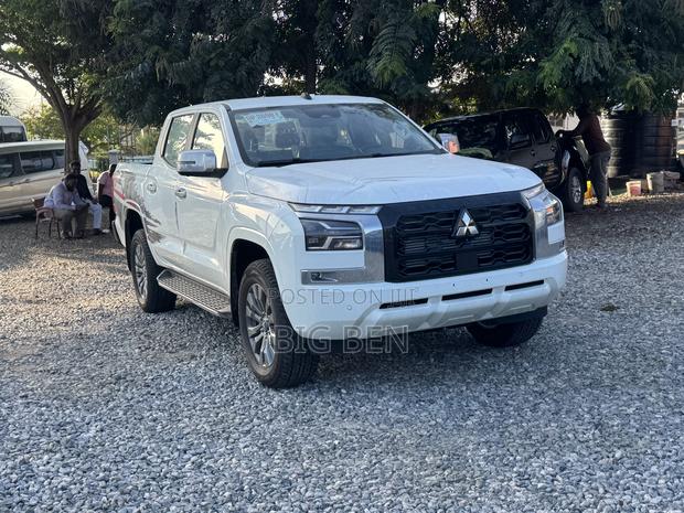 New Mitsubishi L200 2025 White