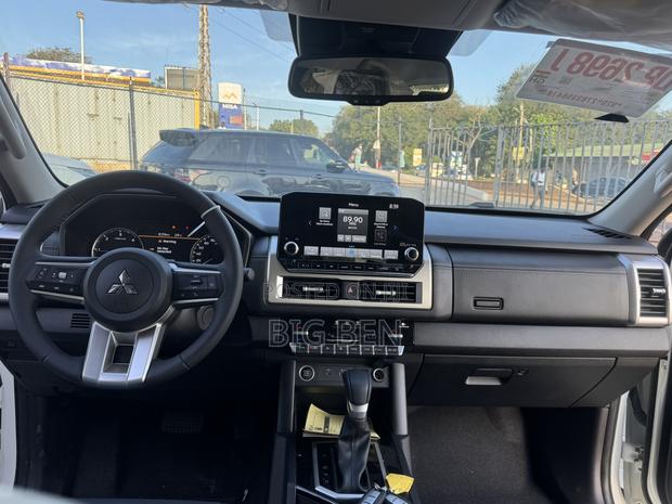 New Mitsubishi L200 2025 White