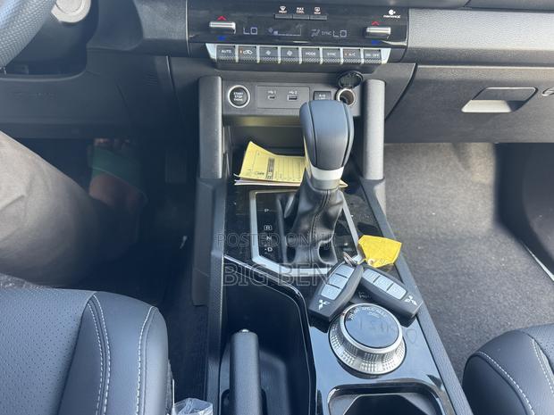 New Mitsubishi L200 2025 White