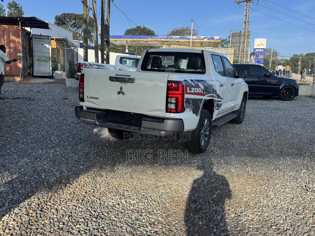 New Mitsubishi L200 2025 White