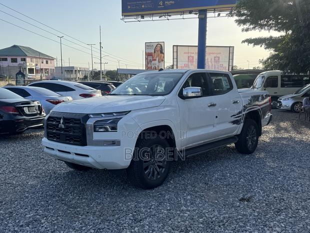 New Mitsubishi L200 2025 White