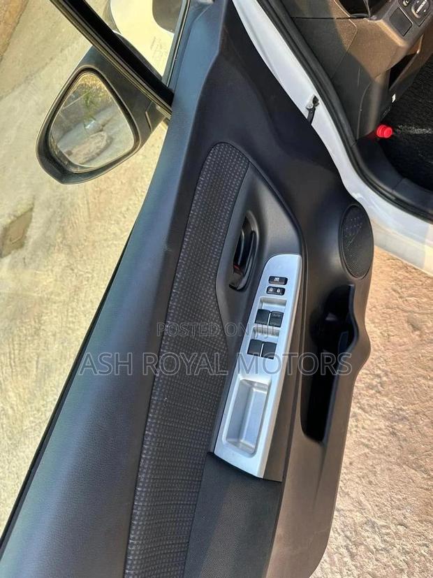 Toyota Vitz 1.5 FWD 3dr 2015 Brown