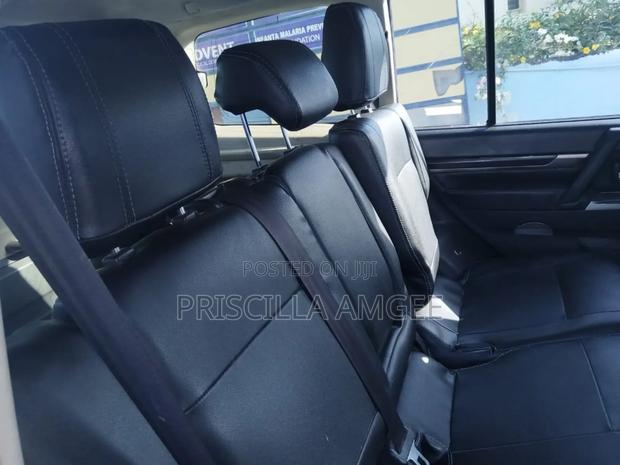 Mitsubishi Pajero 2015 Silver