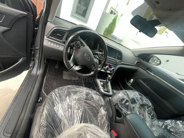 Hyundai Elantra Limited 2019 Gray photo 4