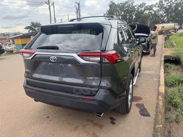 Toyota RAV4 2024 Gray