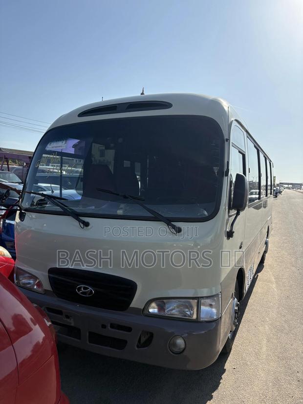 Hyundai County 2012 Grey