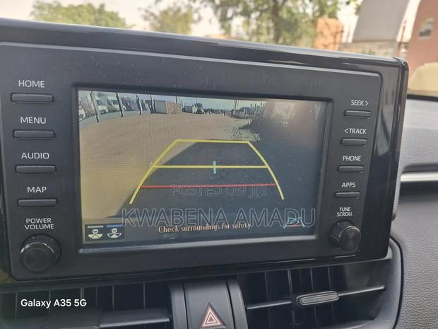 Toyota RAV4 LE AWD 2019 Silver