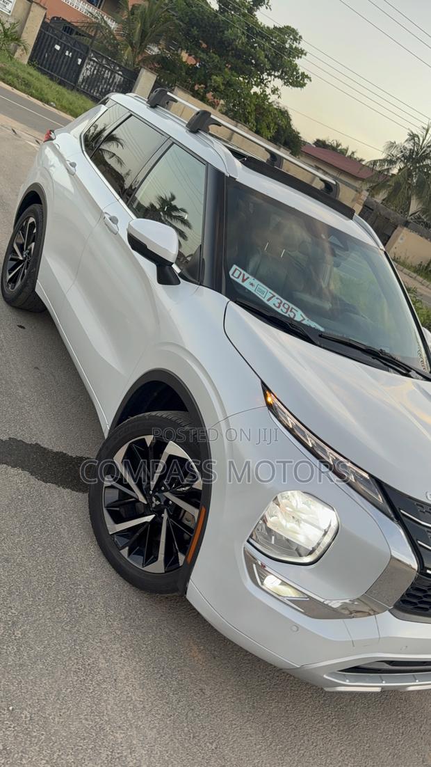 Mitsubishi Outlander SEL 2022 White