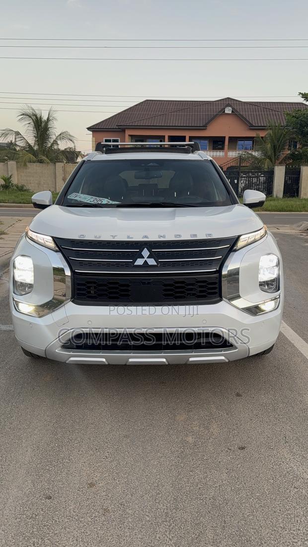 Mitsubishi Outlander SEL 2022 White