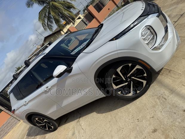 Mitsubishi Outlander SEL 2022 White