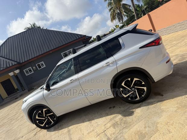 Mitsubishi Outlander SEL 2022 White