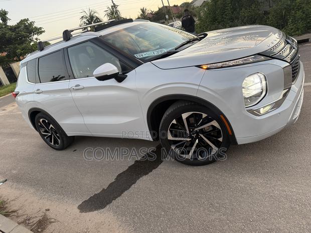 Mitsubishi Outlander SEL 2022 White