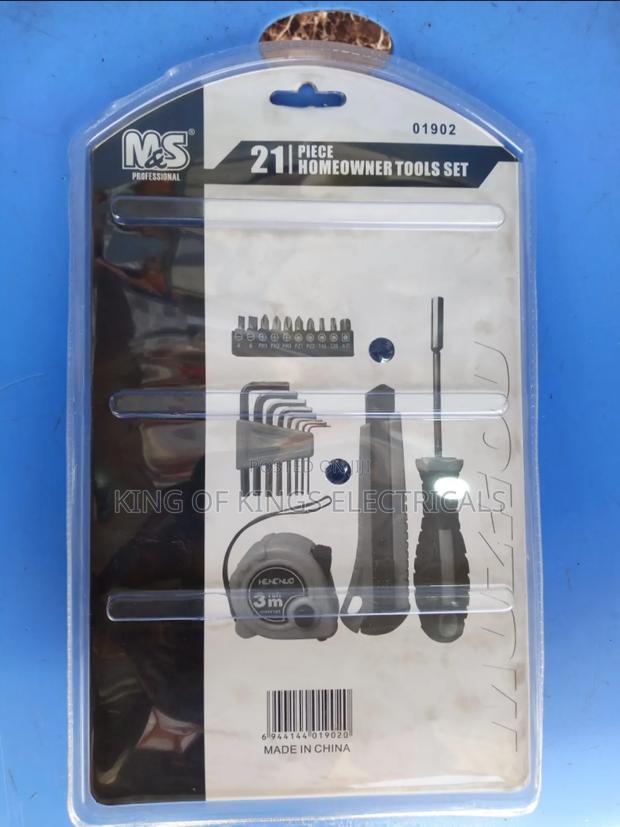 21 Piece Homeowner Tools Set. photo 2